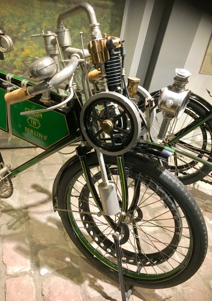 Sejarah Sepeda Motor Pertama