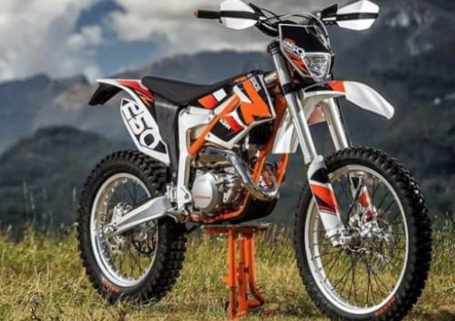 KTM Bersiap Rilis Motor Petualangan Terbaru Saat Ini